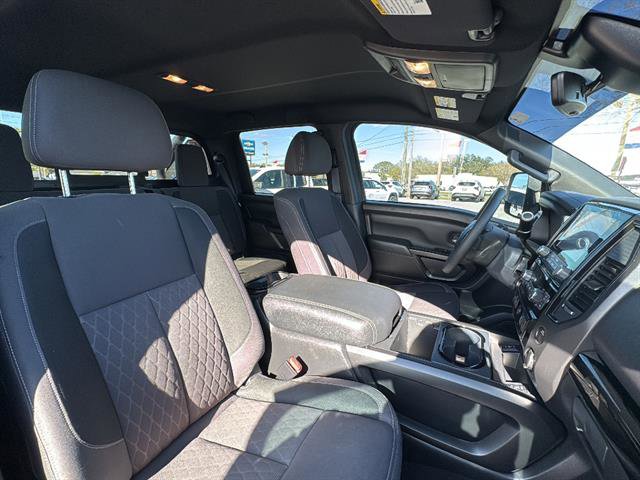 Used 2024 Nissan Titan SV image 9