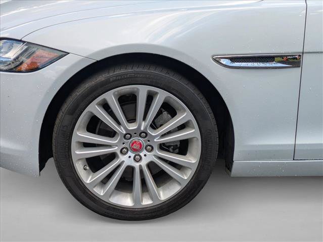 Used 2020 Jaguar XF Premium RWD image 14