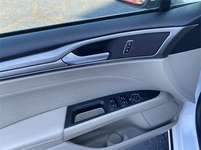 Used 2018 Ford Fusion SE image 21