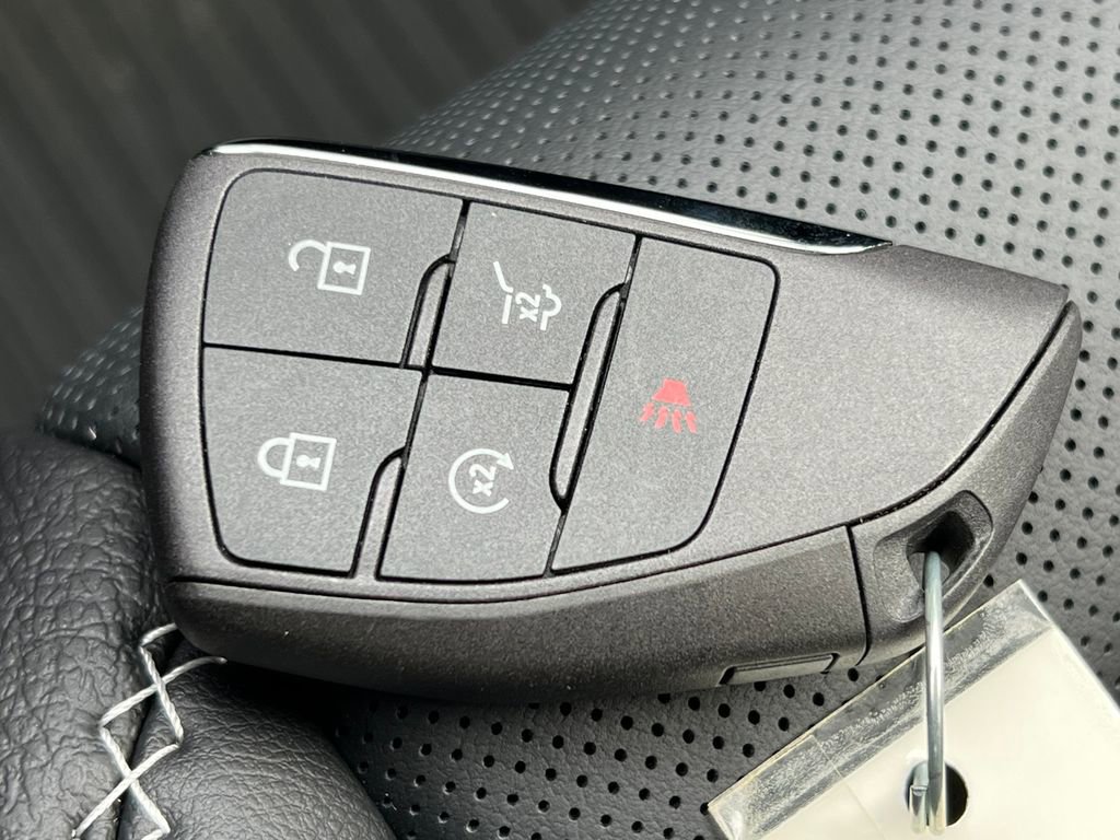 New 2026 GMC Terrain Denali w/ LPO, Floor Liner Package image 32