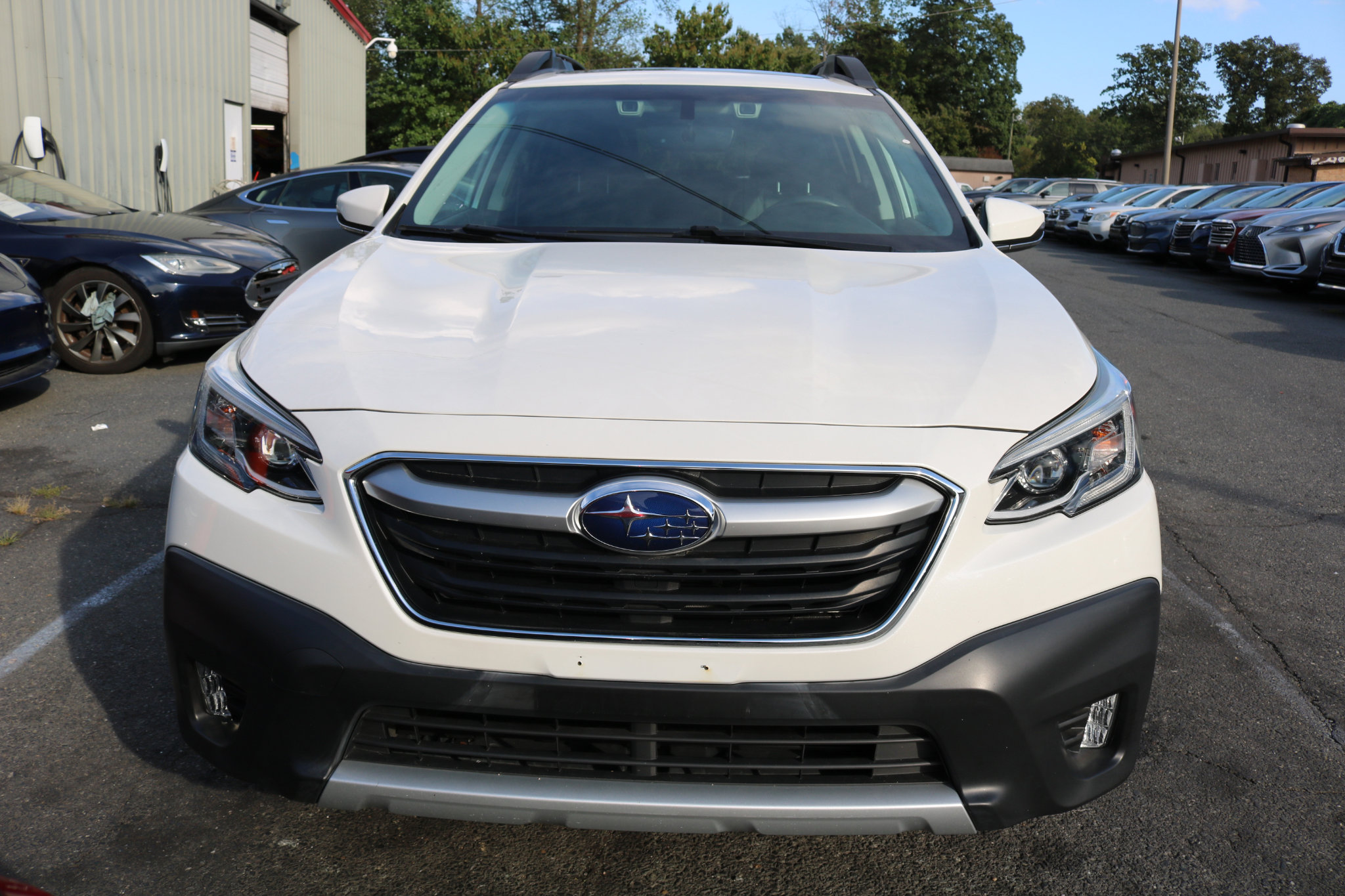 Used 2020 Subaru Outback Limited image 5