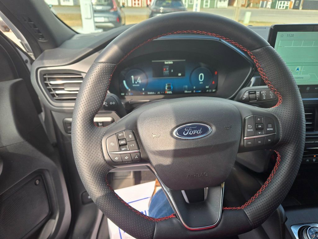 Used 2025 Ford Escape ST-Line Select w/ Tech Pack #2 image 10