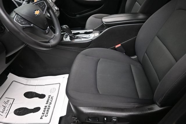 Used 2017 Chevrolet Malibu LT FWD image 15