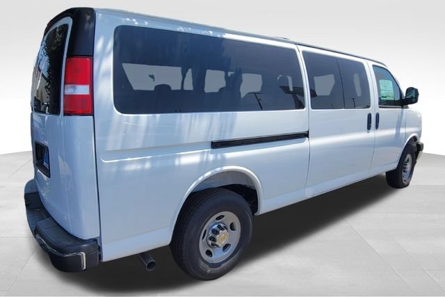 New 2026 Chevrolet Express 3500 LT w/ LT Preferred Equipment Group RWD image 5