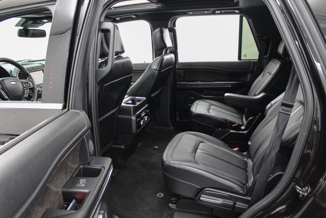 Used 2019 Ford Expedition Limited w/ Equipment Group 302A AWD/4WD image 17