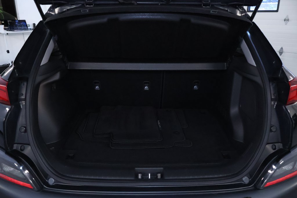 Used 2023 Hyundai Kona Limited AWD/4WD image 18