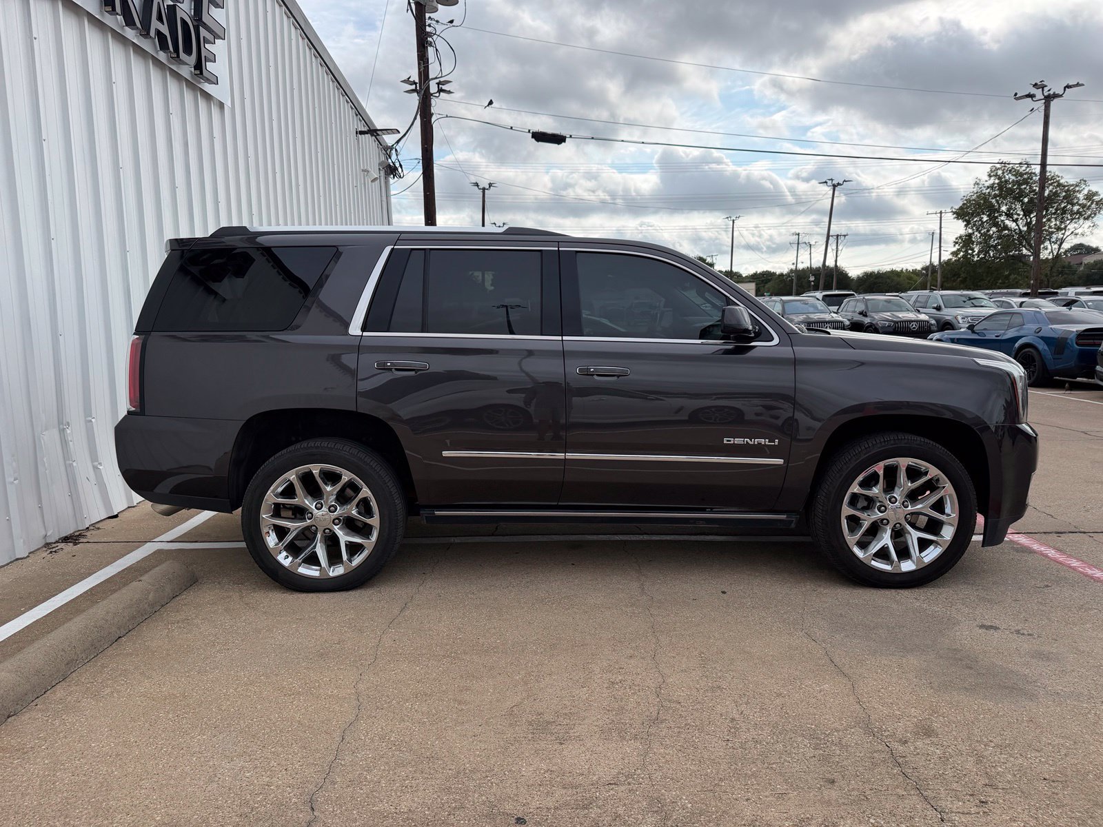 Used 2018 GMC Yukon Denali w/ Open Road Package RWD image 9