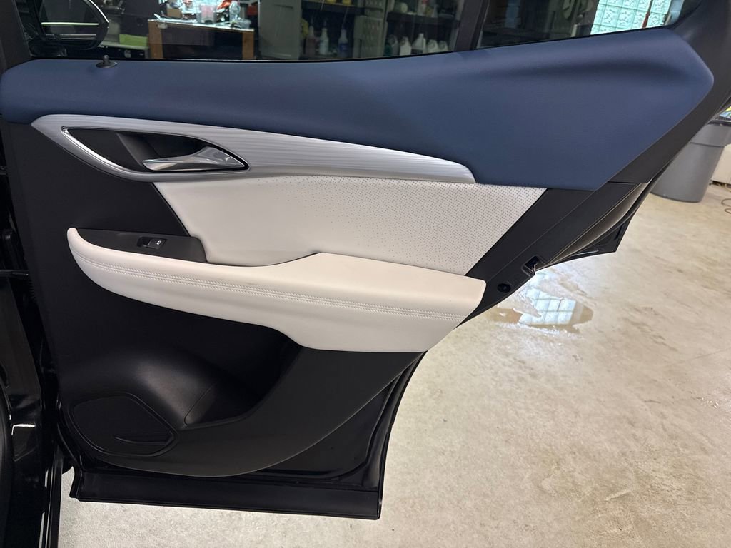 Certified 2025 Buick Envision Avenir image 35