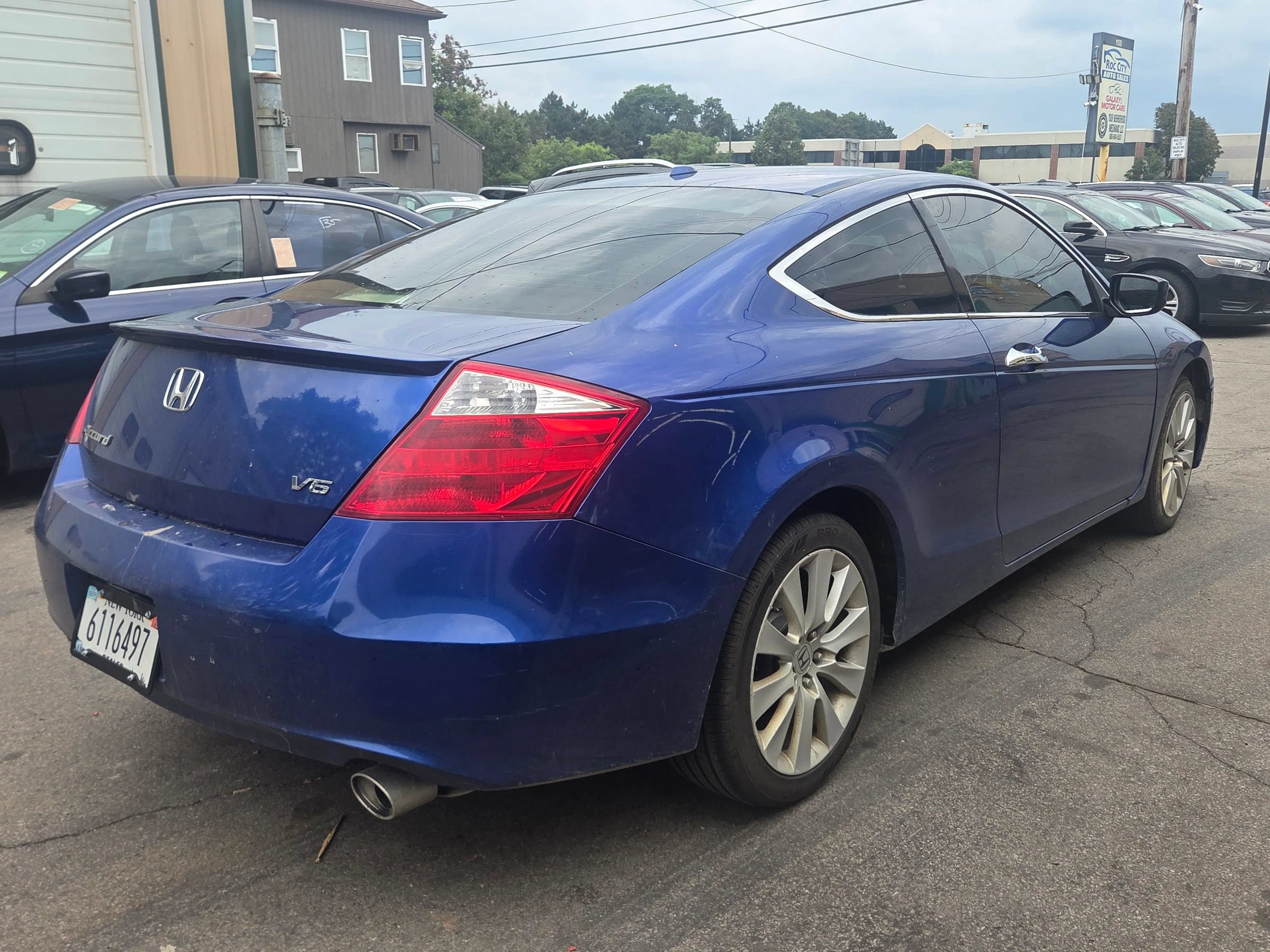 Used 2010 Honda Accord EX-L image 5