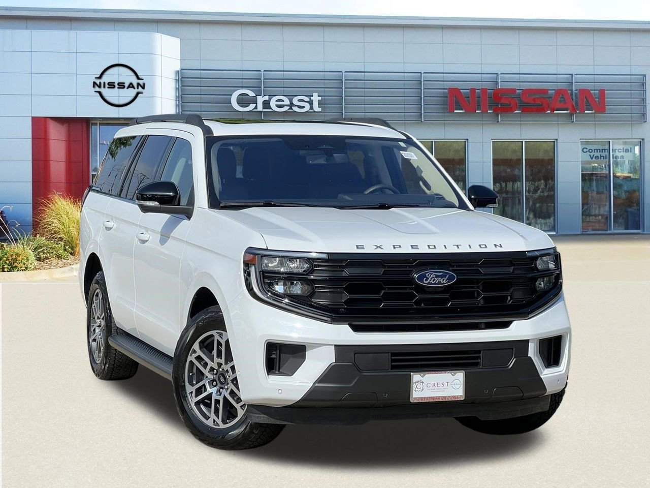 Used 2025 Ford Expedition Active AWD/4WD image 1
