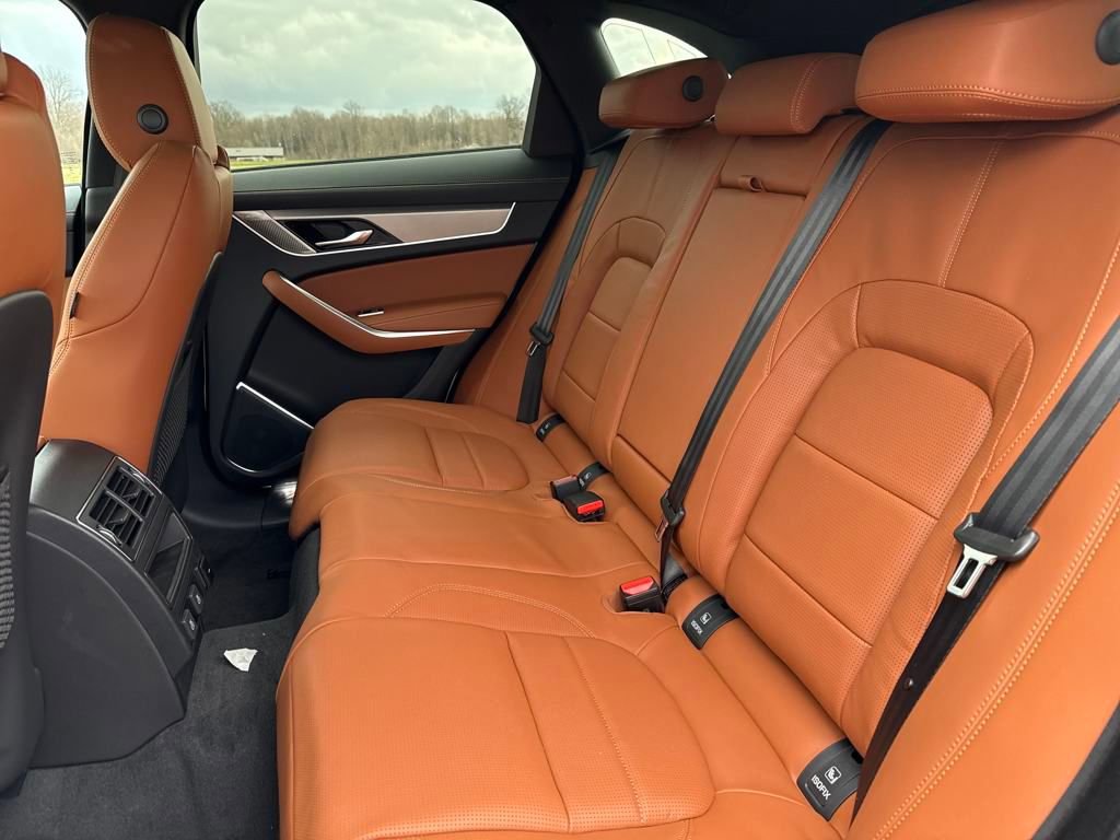 Used 2026 Jaguar F-PACE R-Dynamic S image 15