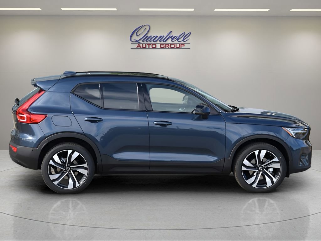 New 2026 Volvo XC40 B5 Ultra w/ Protection Package Premier image 3