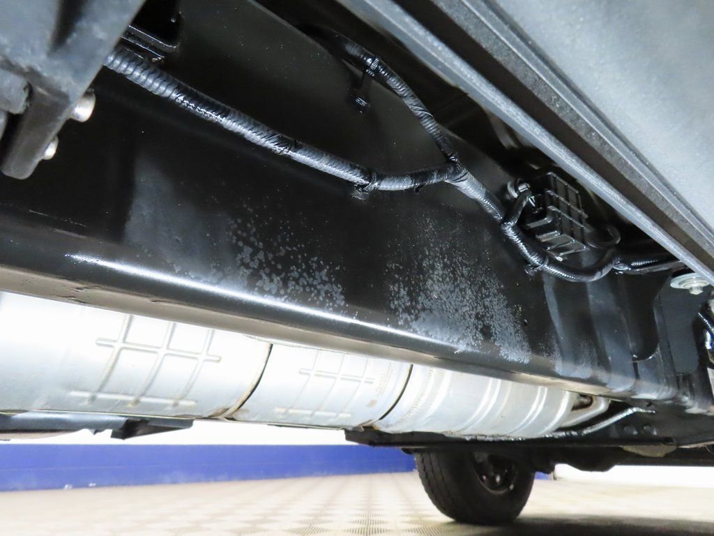 Used 2025 Ford F250 4x4 Crew Cab Super Duty image 9