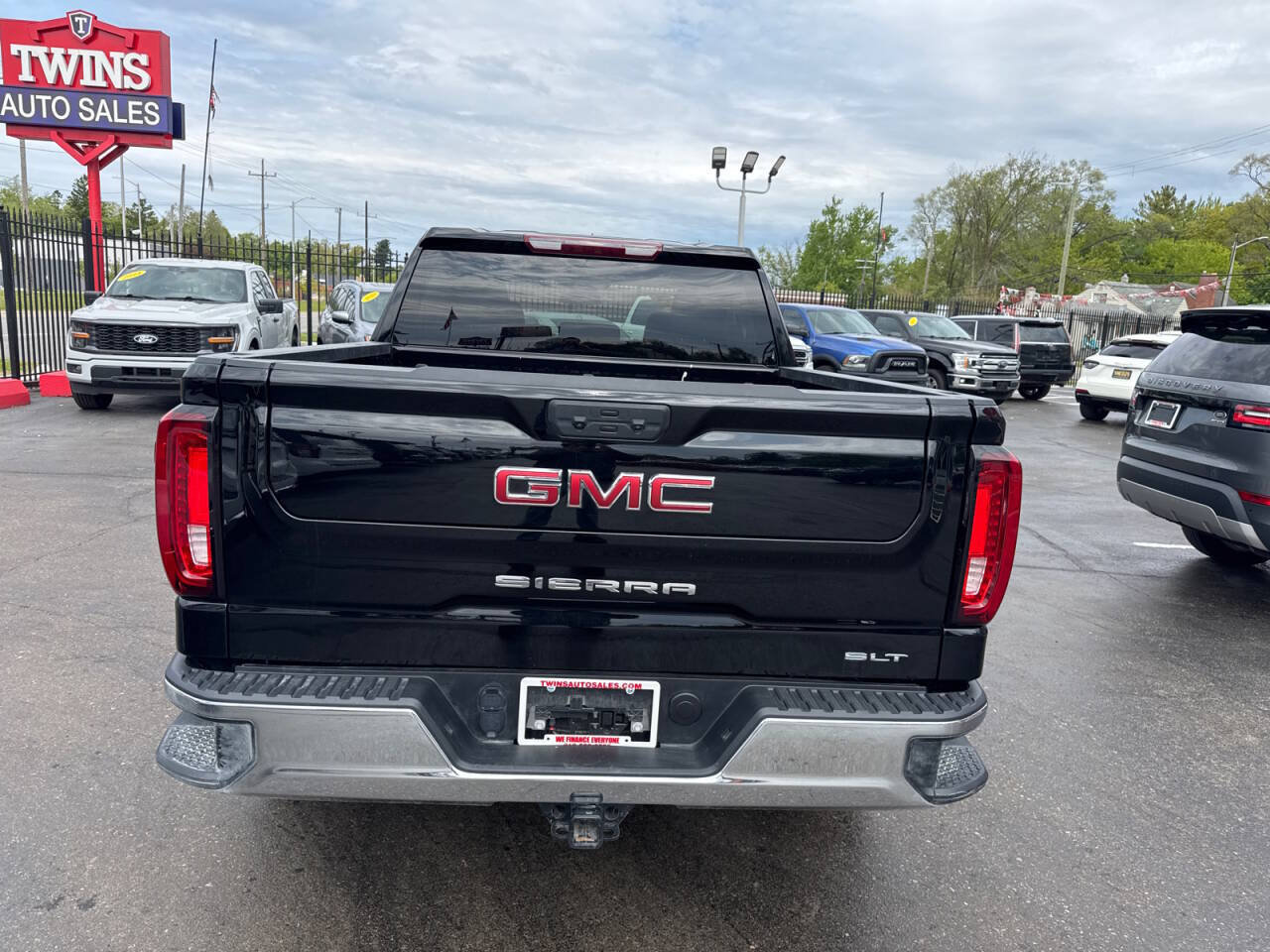 Used 2025 GMC Sierra 1500 SLT AWD/4WD image 6