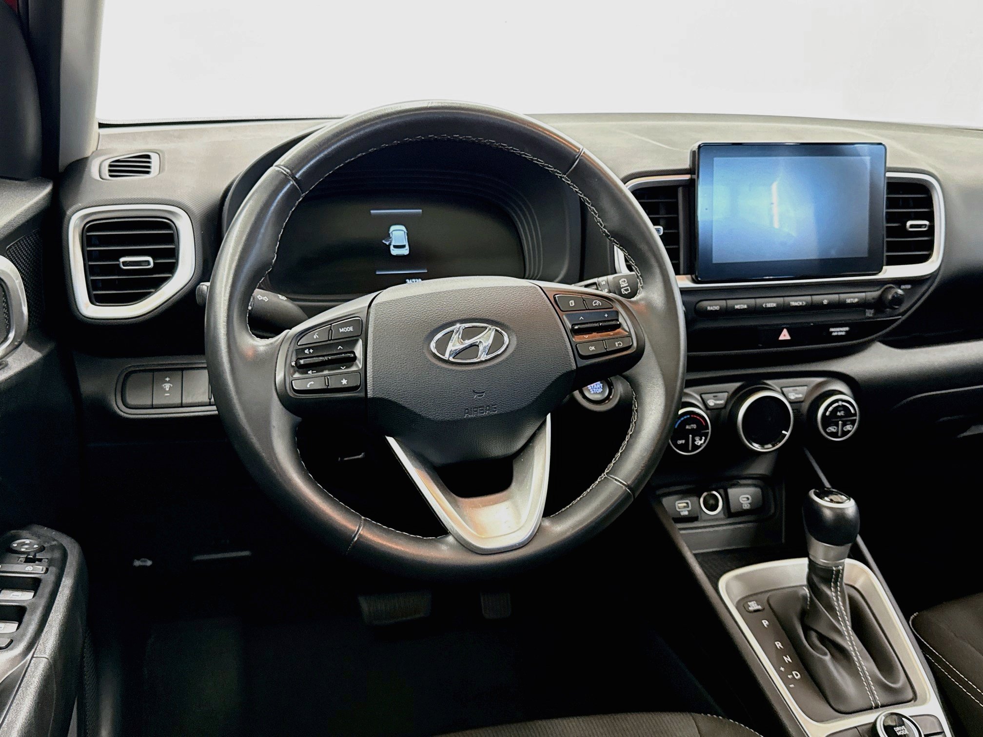 Used 2025 Hyundai Venue SEL FWD image 18