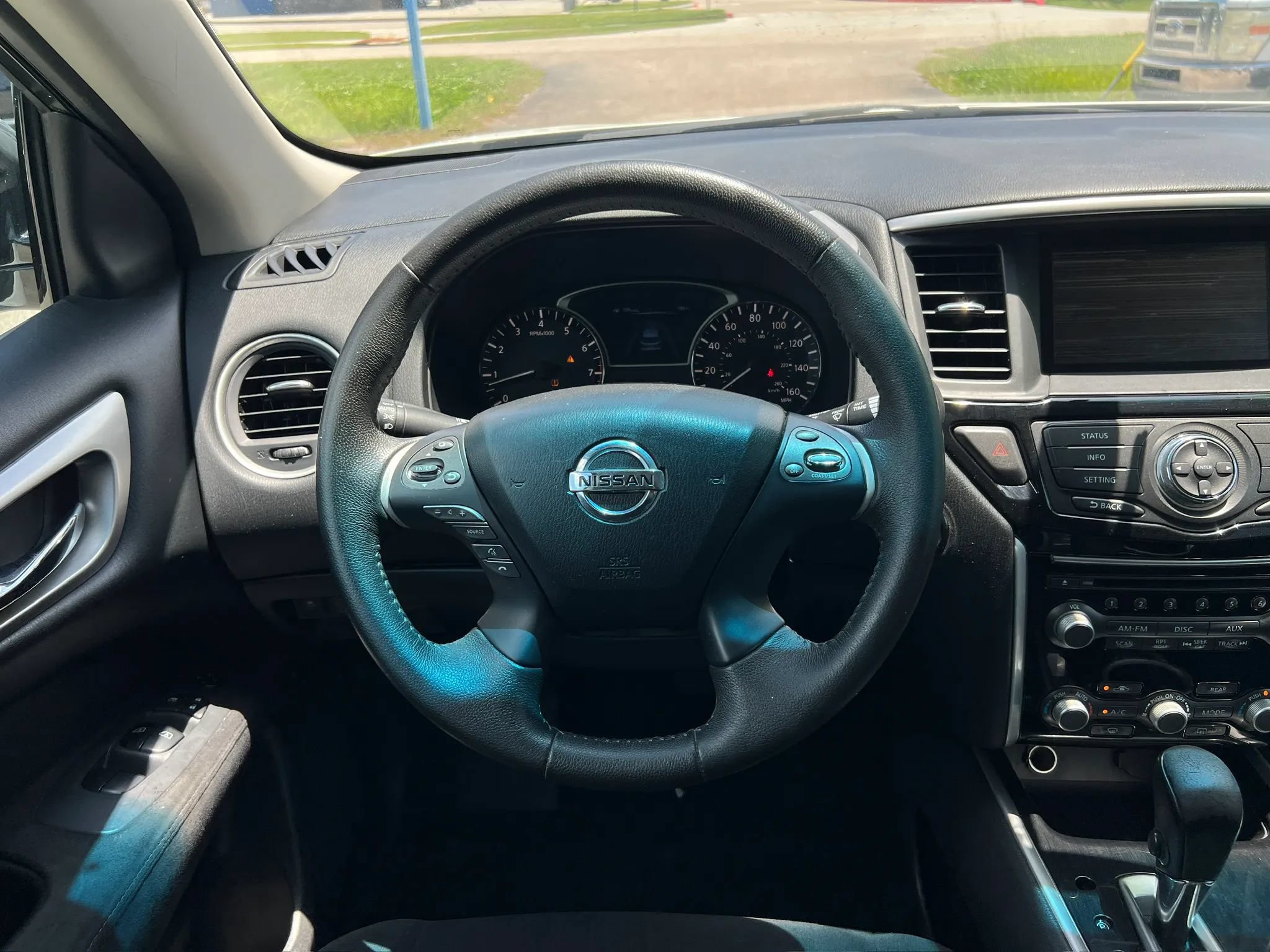 Used 2013 Nissan Pathfinder SV FWD image 20