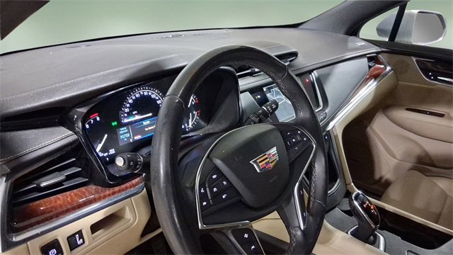 Used 2018 Cadillac XT5 Luxury w/ Driver Awareness Package image 25