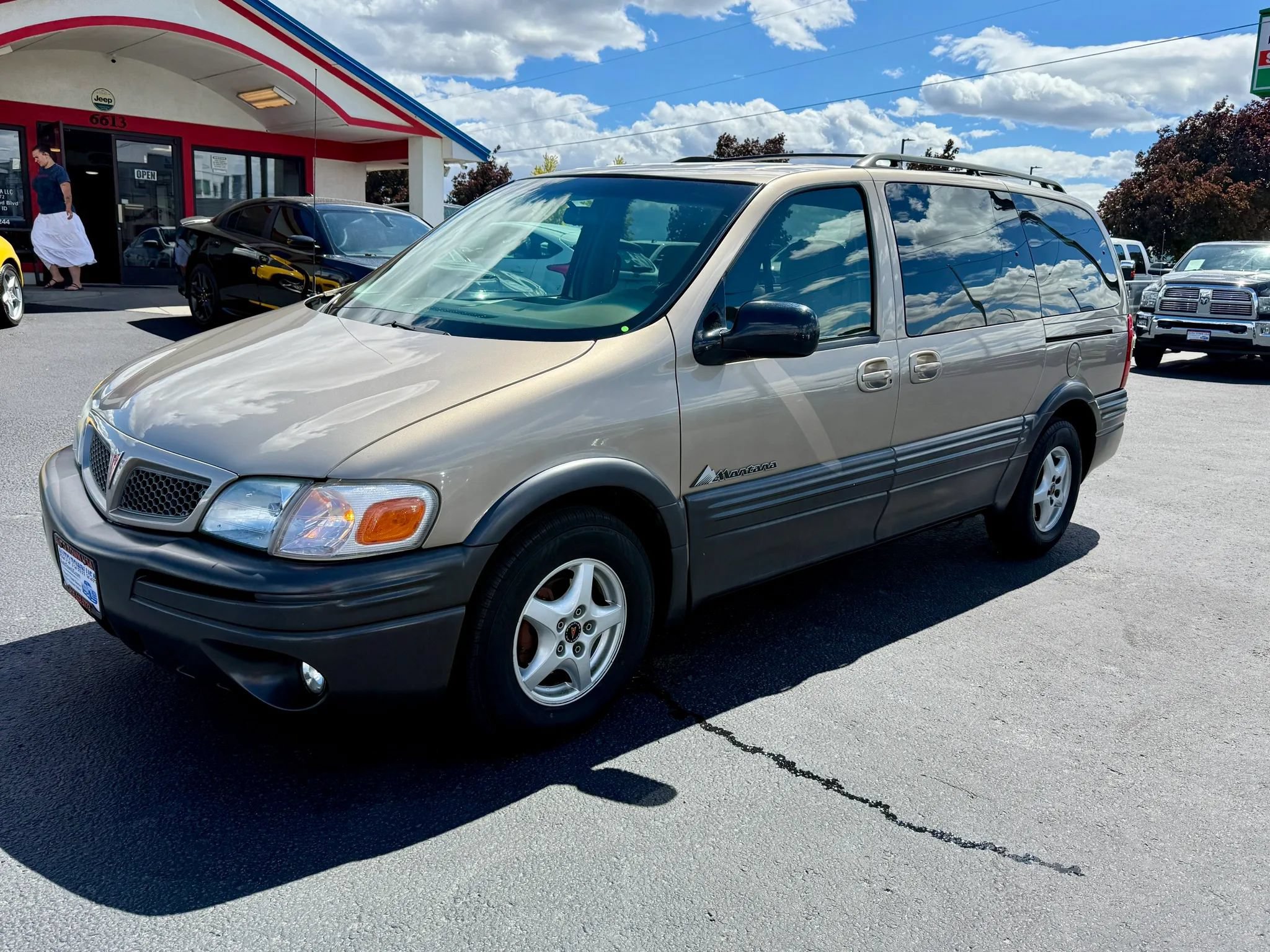 Used 2003 Pontiac Montana Extended w/ Convenience Package #1 FWD image 1