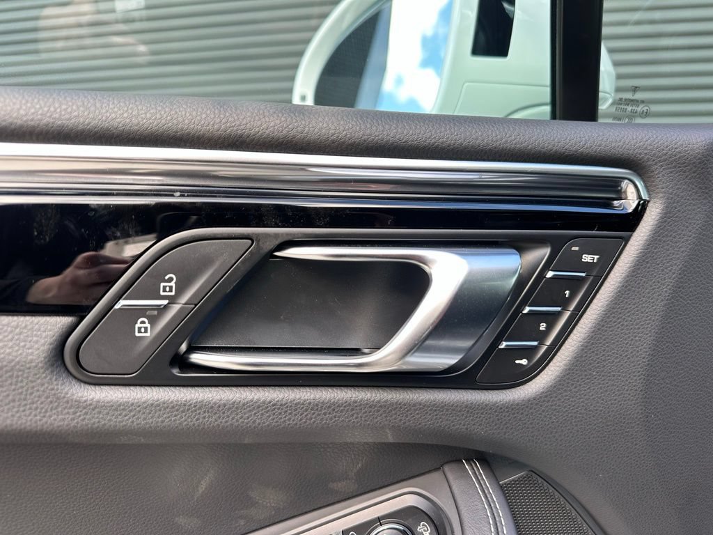 Certified 2026 Porsche Macan S AWD/4WD image 21