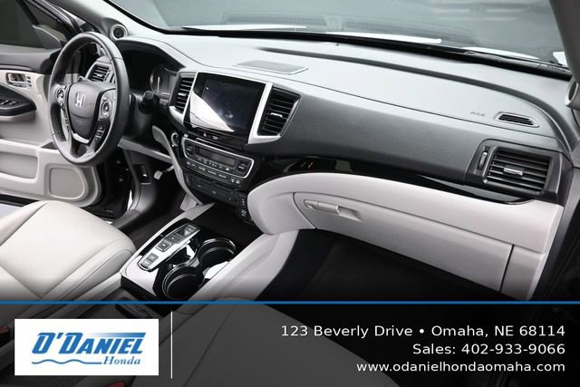 Used 2017 Honda Pilot Touring image 47