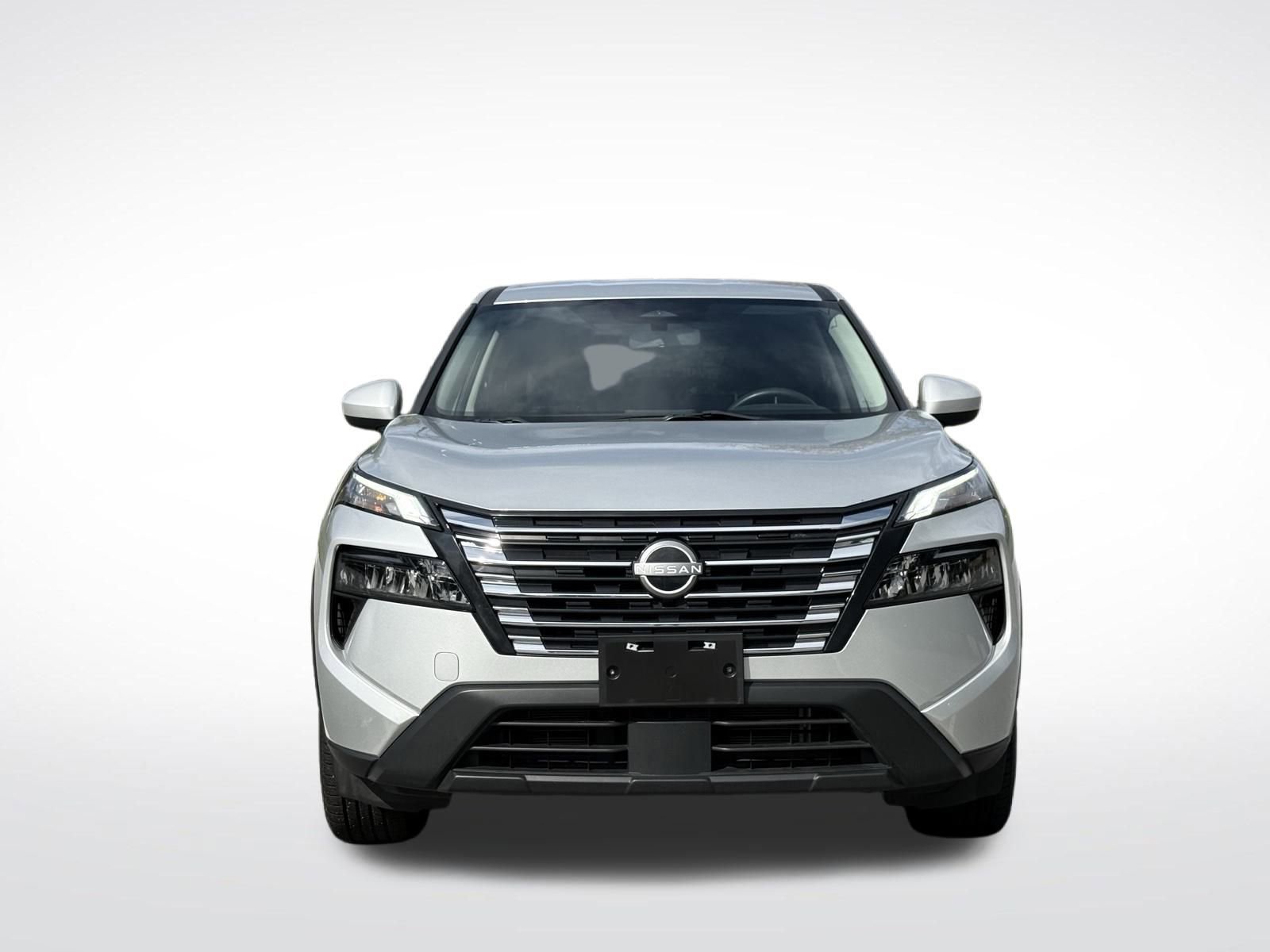 Used 2024 Nissan Rogue SV image 2