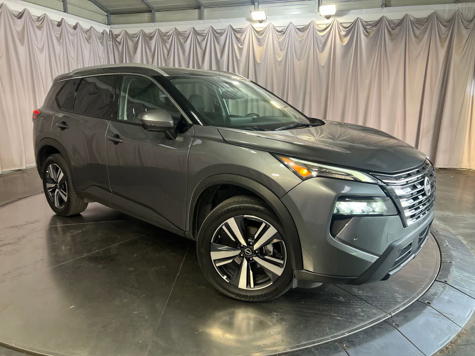 Used 2026 Nissan Rogue SL AWD/4WD image 3
