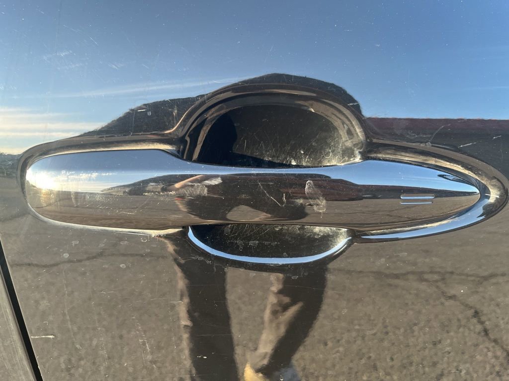 Used 2021 Toyota Venza LE w/ Carpet Mat Package (TMS) image 50