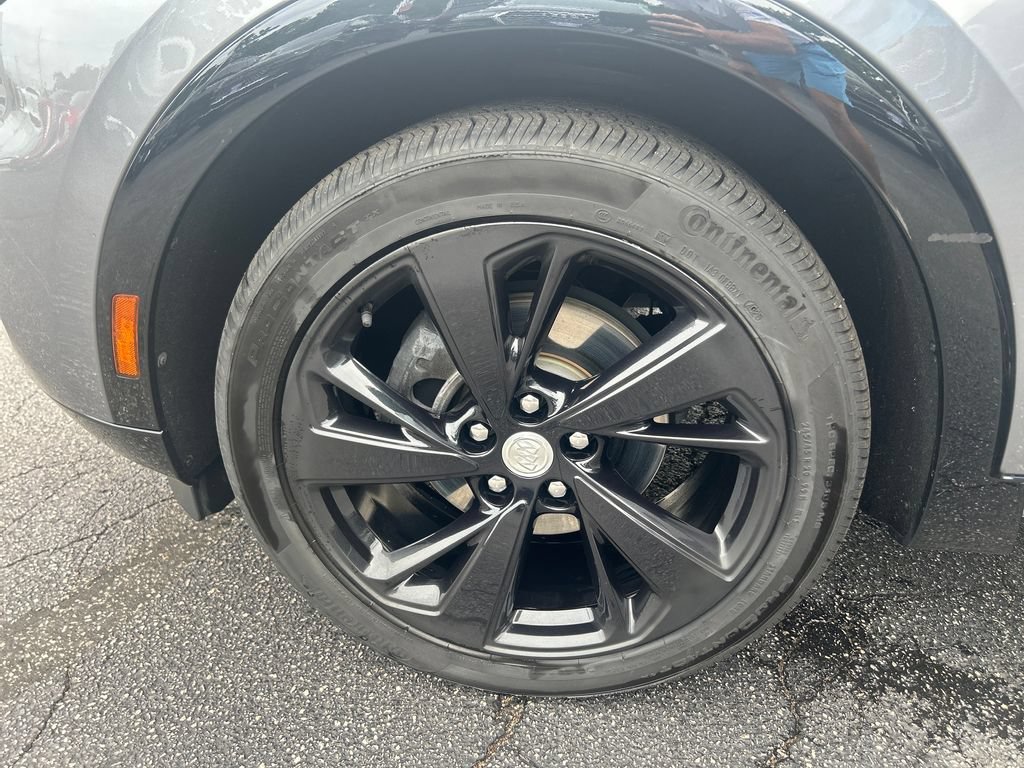 Used 2021 Buick Envision Essence w/ Technology Package I FWD image 31