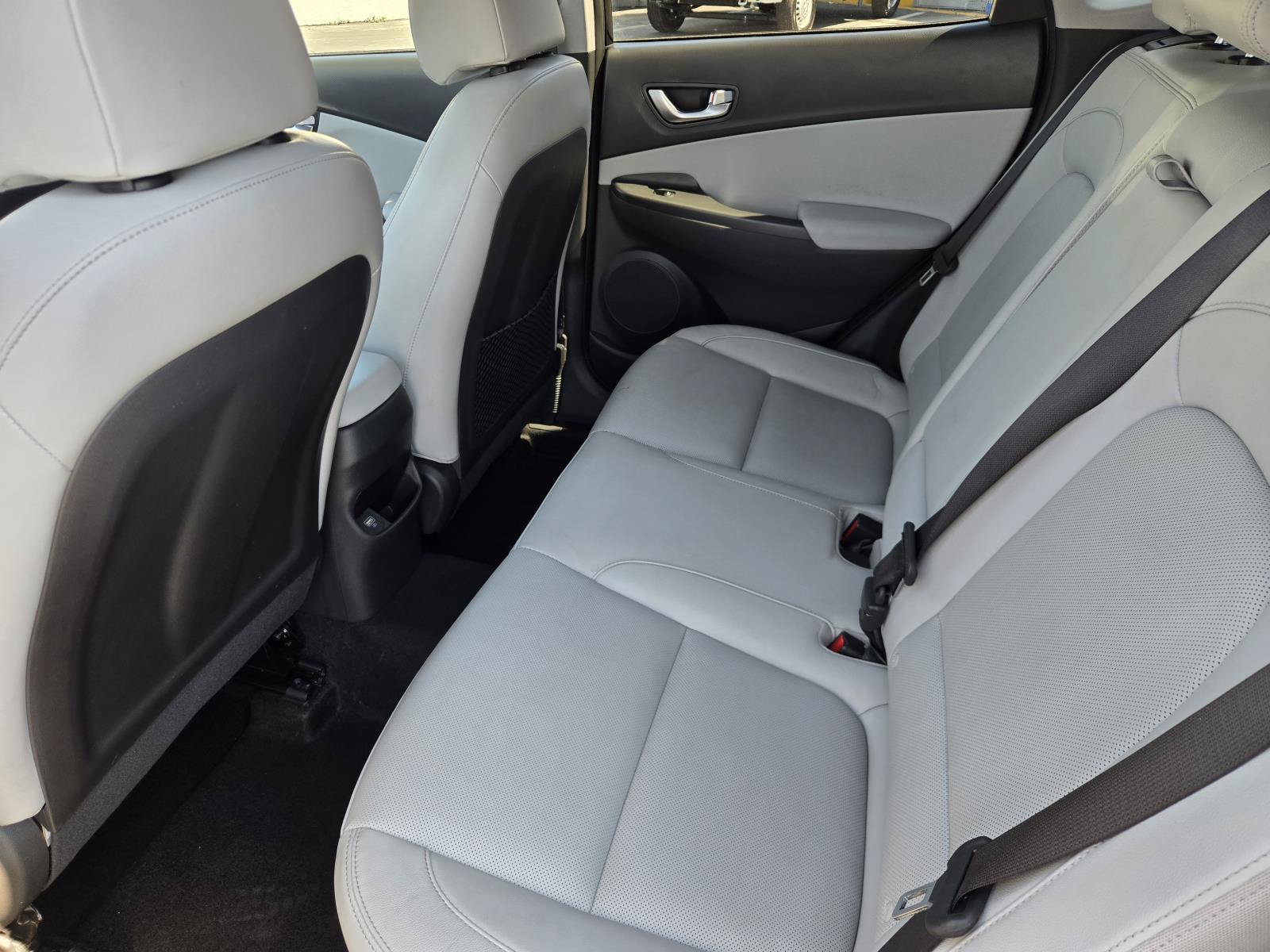 Used 2022 Hyundai Kona Limited FWD image 25