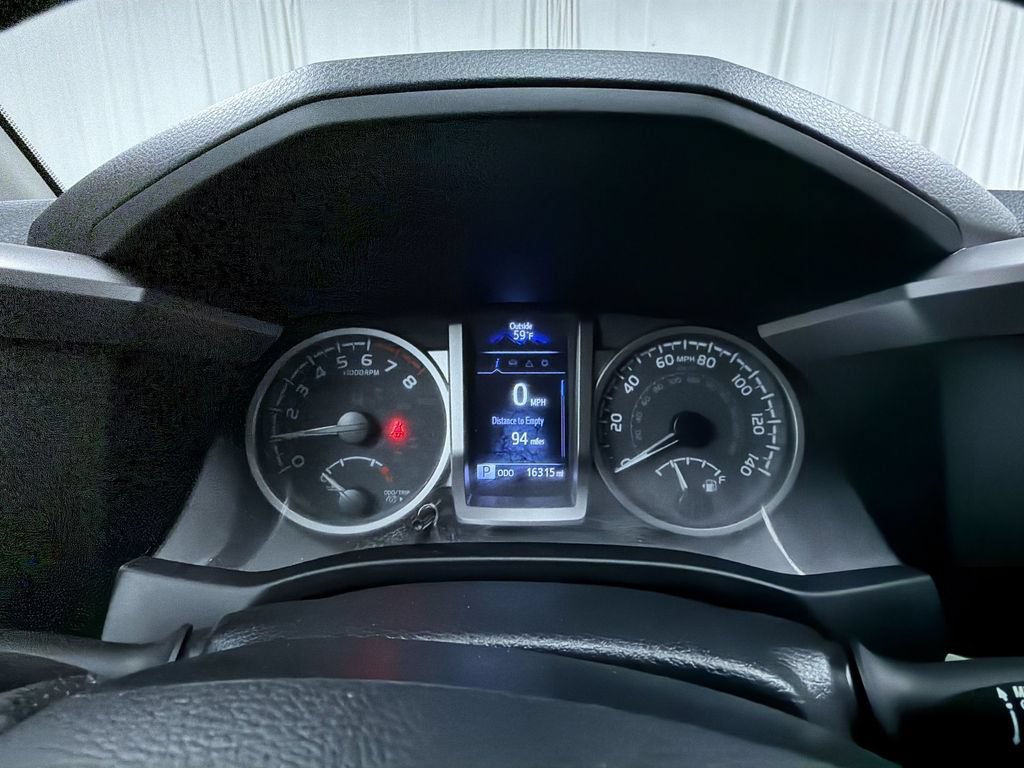 Certified 2023 Toyota Tacoma SR5 AWD/4WD image 9