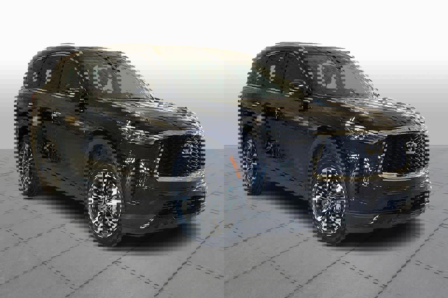 Used 2023 INFINITI QX60 Luxe w/ Cargo Package image 2