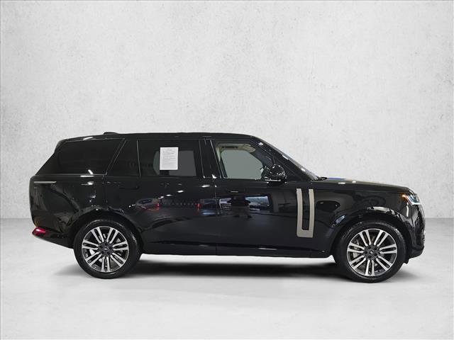 Used 2023 Land Rover Range Rover Long Wheelbase SE AWD/4WD image 4