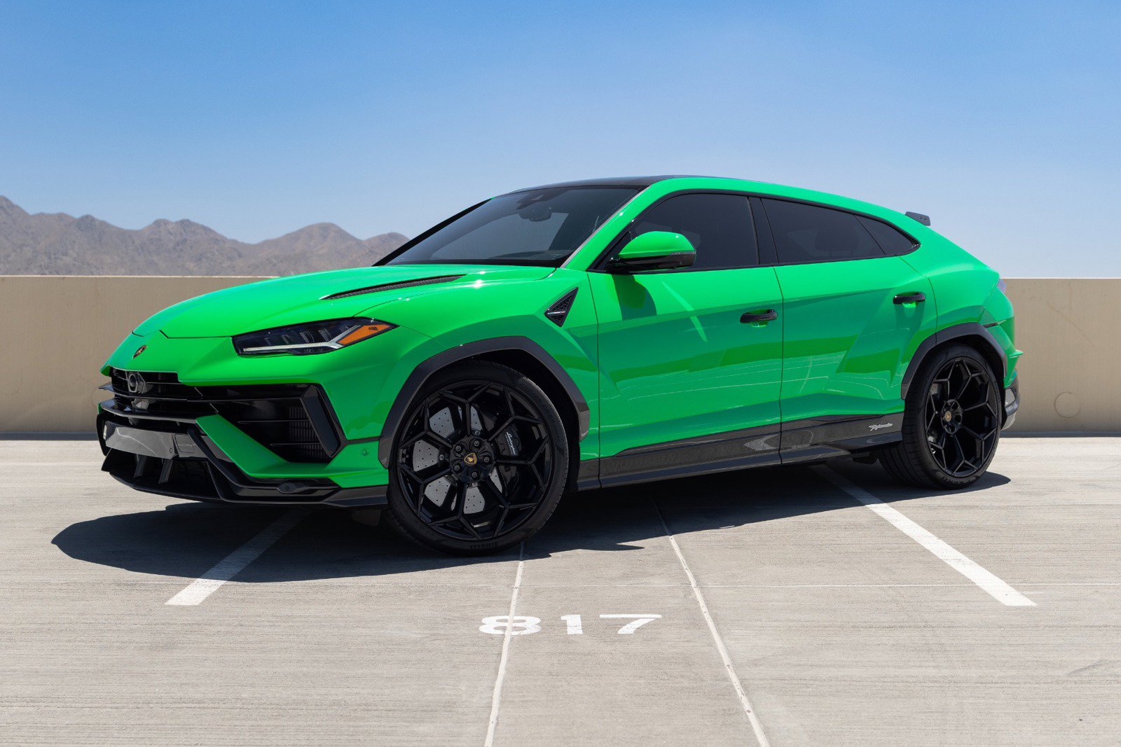 Used 2023 Lamborghini Urus Performante AWD/4WD image 1