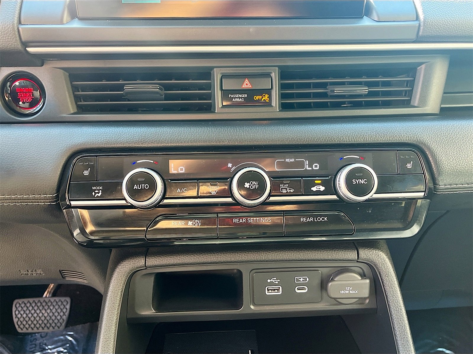 Used 2024 Honda Pilot Touring image 16