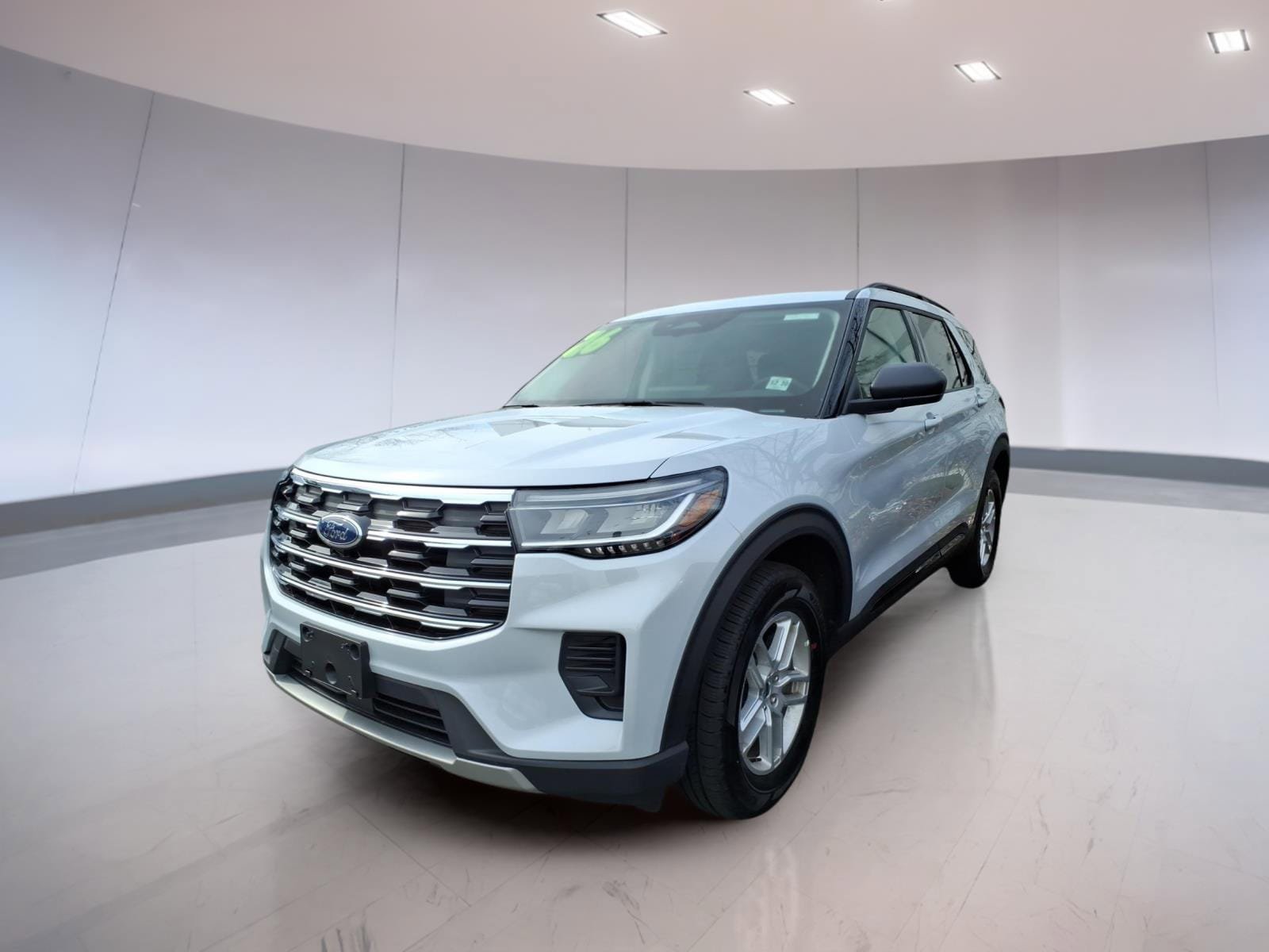 Used 2026 Ford Explorer Active image 2