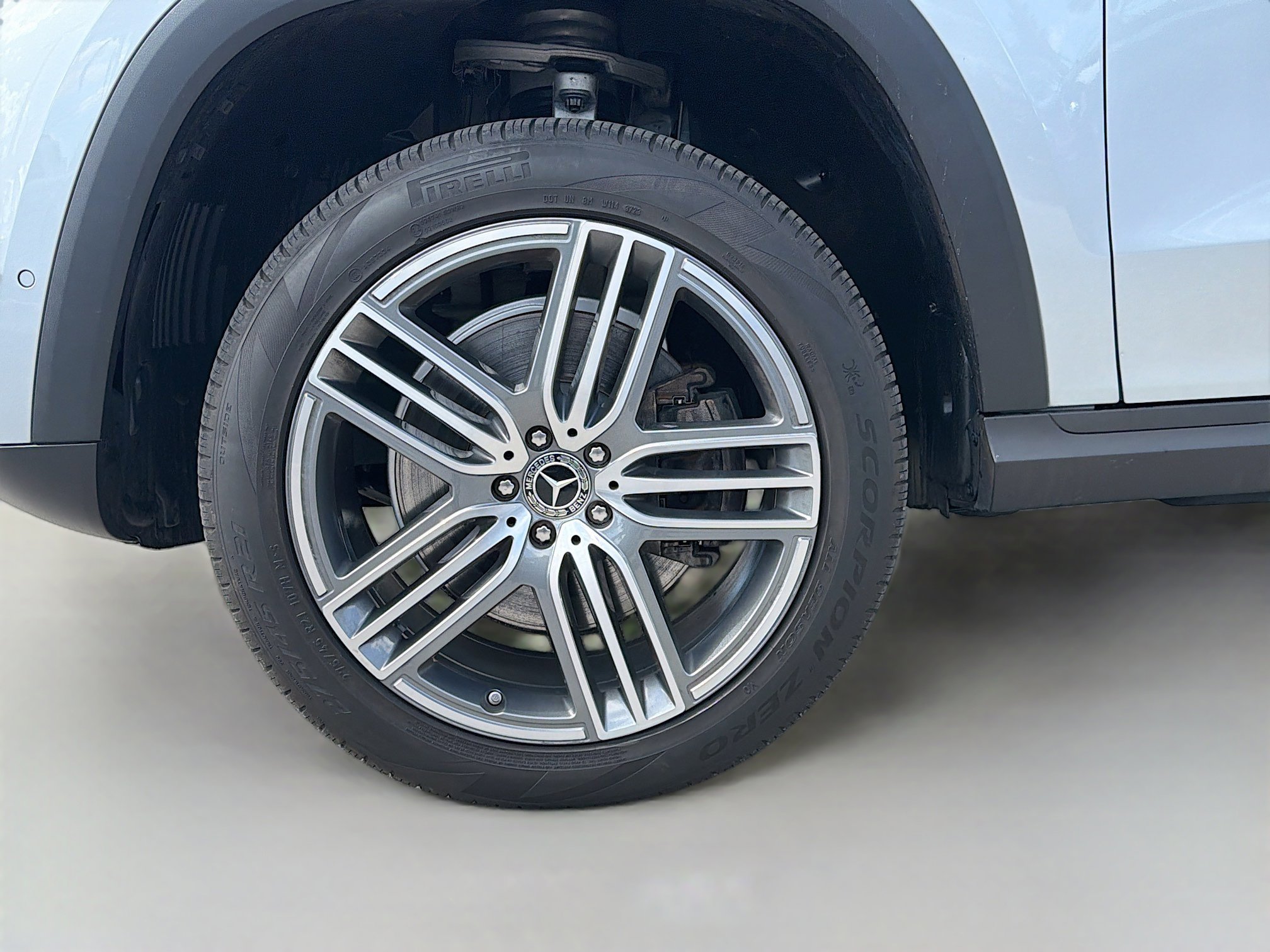 Used 2024 Mercedes-Benz GLS 450 4MATIC image 45