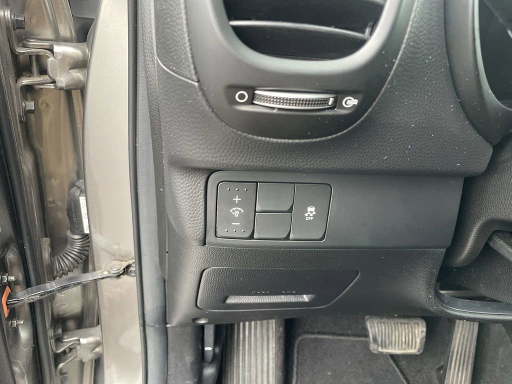 Used 2018 Kia Soul FWD image 16