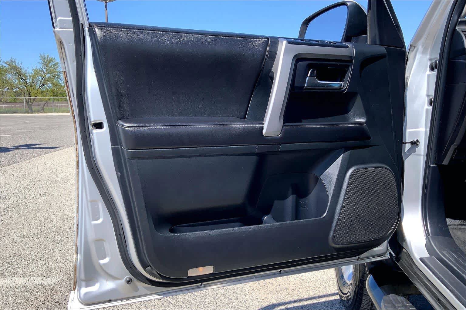 Used 2015 Toyota 4Runner SR5 image 21