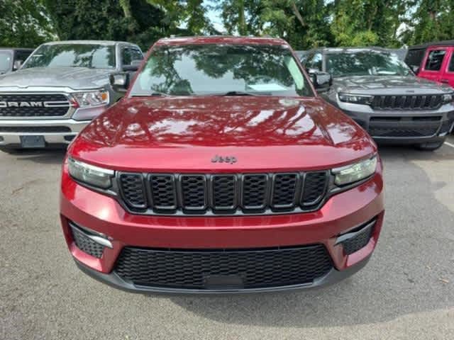 Used 2023 Jeep Grand Cherokee Limited w/ Black Appearance Package AWD/4WD image 8