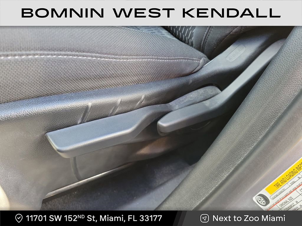 Used 2025 Chevrolet Equinox LT w/ Safety and Technology Package image 10