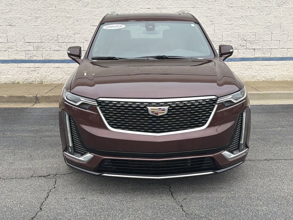 Used 2023 Cadillac XT6 Premium Luxury image 2