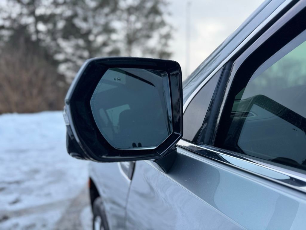 Used 2023 GMC Yukon SLT image 12