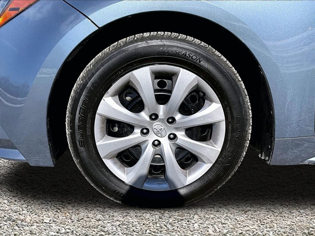 Used 2022 Toyota Corolla LE image 9