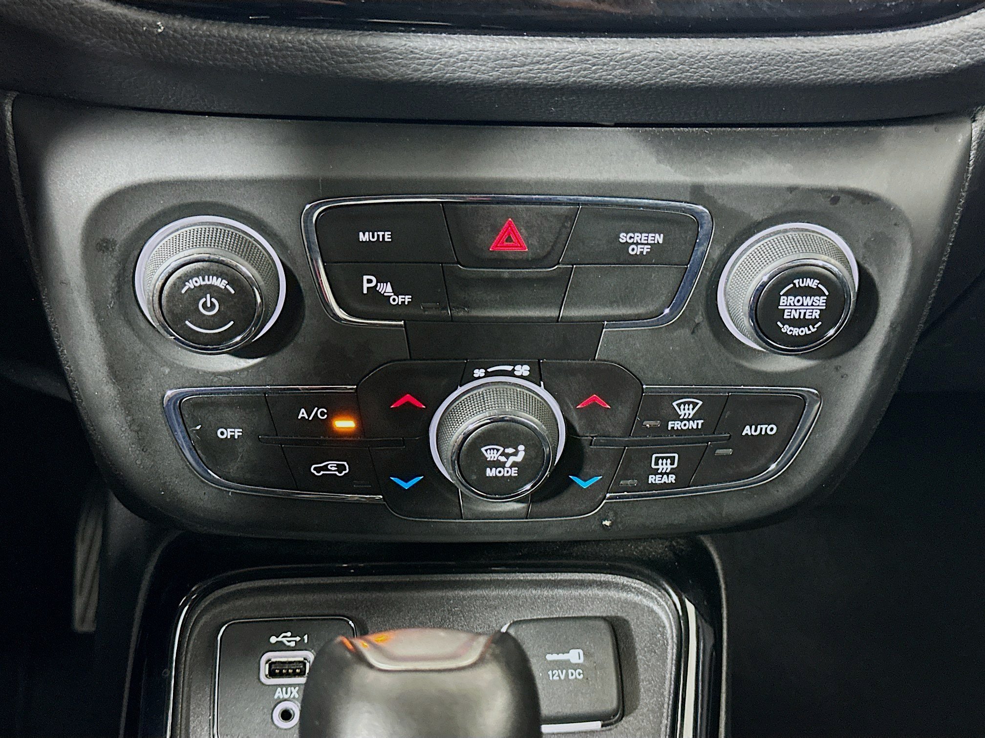 Used 2020 Jeep Compass Latitude FWD image 23