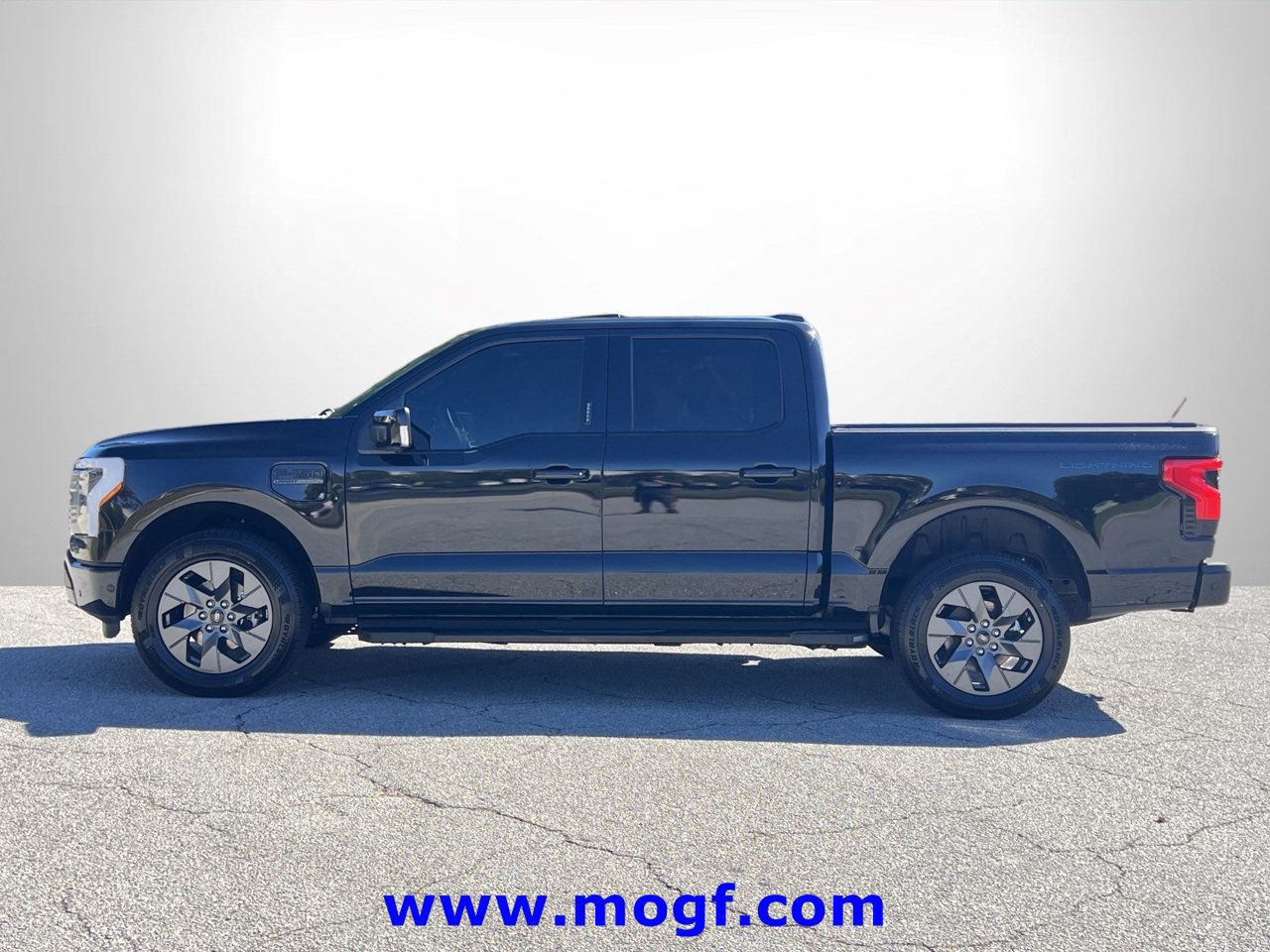 Certified 2023 Ford F150 Lightning Lariat w/ Equipment Group 511A High AWD/4WD image 27