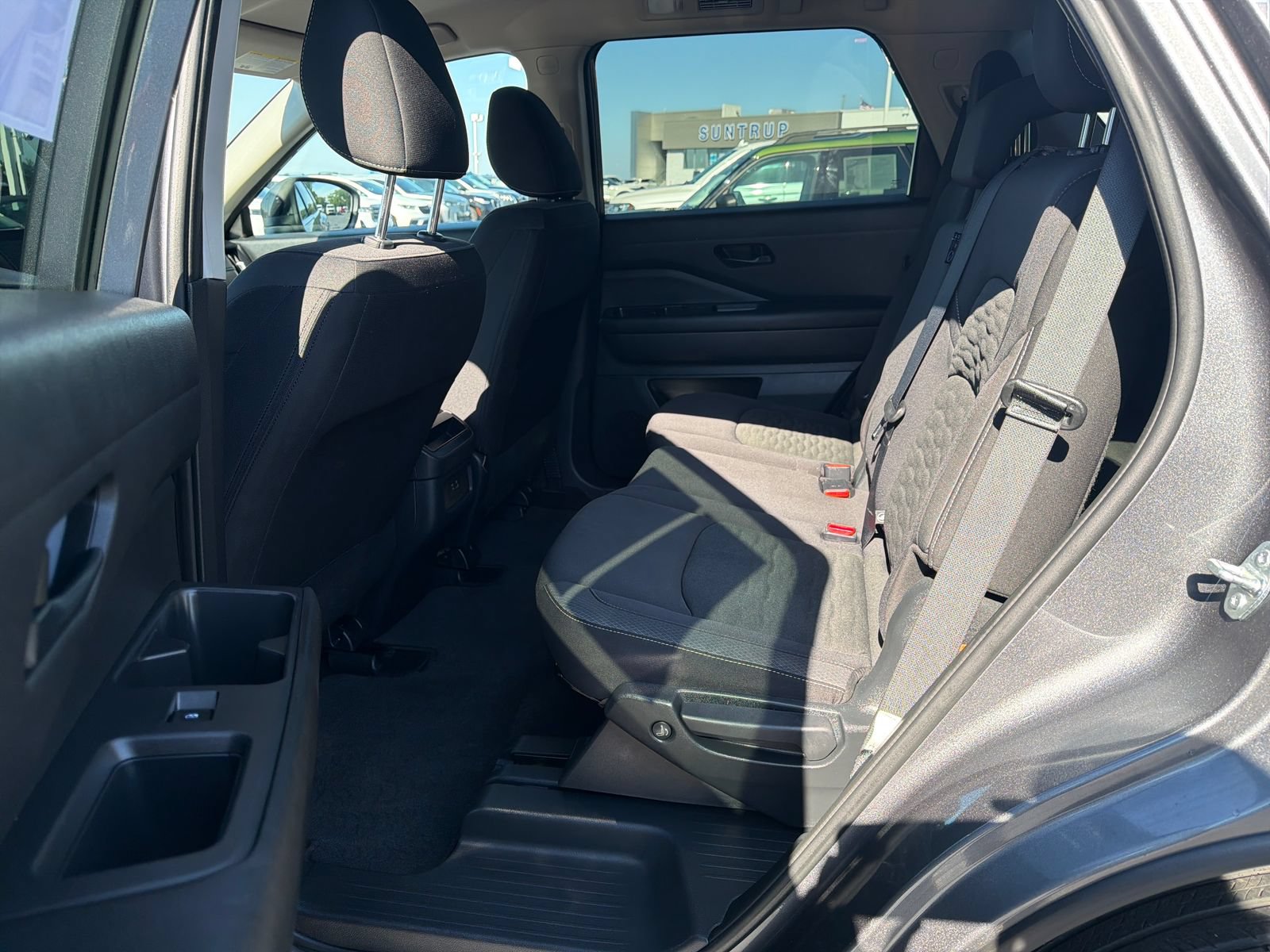 Used 2025 Nissan Pathfinder S FWD image 23