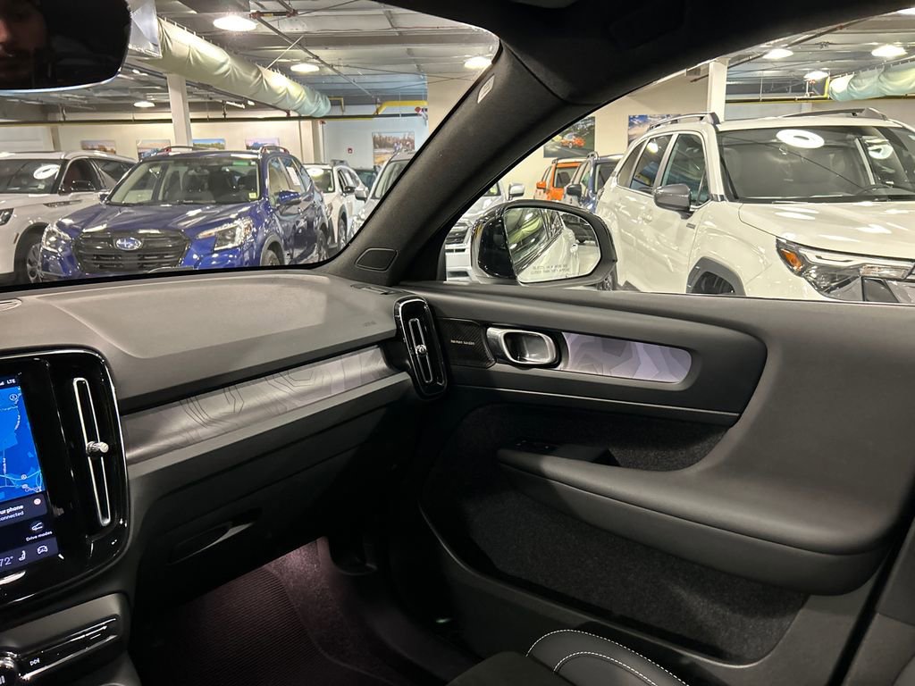 Certified 2023 Volvo C40 P8 Recharge Ultimate image 25