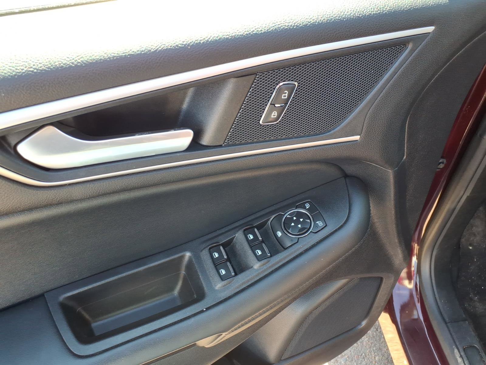 Used 2021 Ford Edge SEL w/ Convenience Package image 17