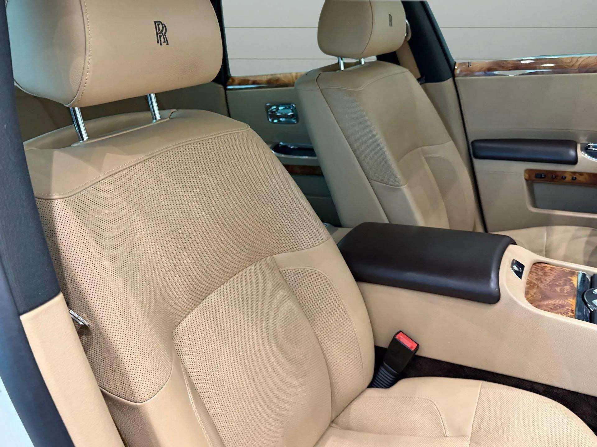 Used 2012 Rolls-Royce Ghost image 39