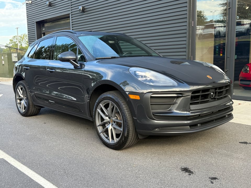 Certified 2026 Porsche Macan Turbo AWD/4WD image 9